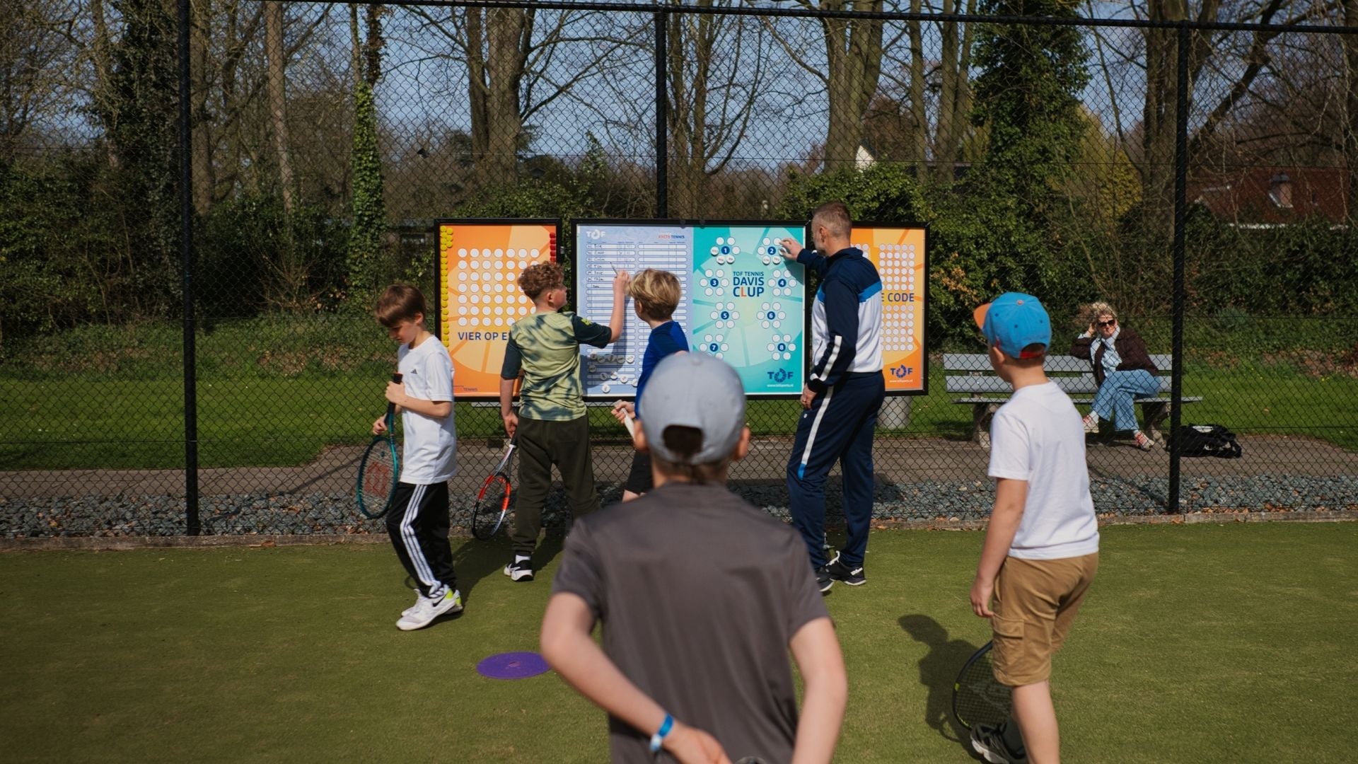 Jeugd speelt en traint op de club
